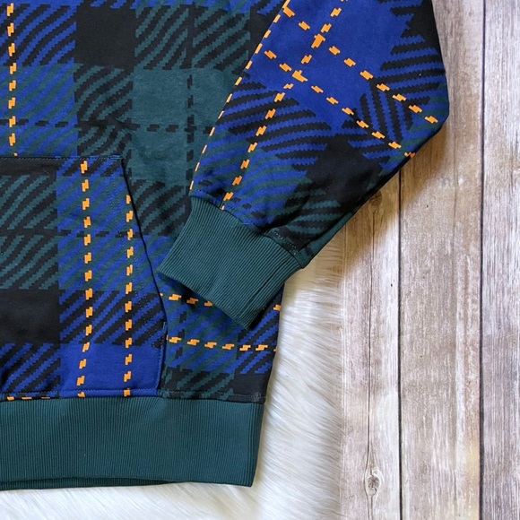 The North Face Women’s Holiday Hoodie - Picture 2 of 7